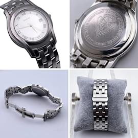 Gucci-stainless steel 5500 M Quartz Wrist Watch Date Indicator-Silvery