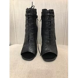 Saint Laurent-SAINT LAURENT  Ankle boots T.eu 38.5 Leather-Black