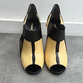 Fendi-FENDI  Ankle boots T.eu 38 Exotic leathers-Yellow