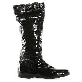 Botas planas com fivela de cinto de couro preto Miu Miu Preto