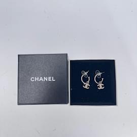 Chanel-Boucles d'oreilles Chanel en métal blanc-Blanc