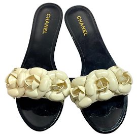Chanel Sandali Camelia bicolore Nero