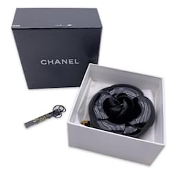 Chanel-Broche vintage en vinyle noir camélia fleur camélia-Noir