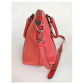 Gucci-Gucci-Schultertasche aus genarbtem Leder in Korallenrot-Rot