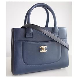 Chanel-Neo Executive Chanel two-tone bag-Black,Blue
