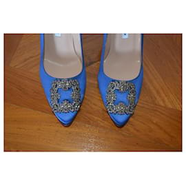 Manolo Blahnik-Hangisiblau neu  105 MM-Blau