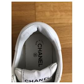 Chanel-Scarpe da ginnastica Chanel-Bianco
