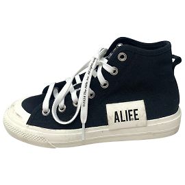 Autre Marque Baskets ALIFE T.UE 38.5 chiffon Noir
