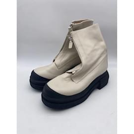 Stuart Weitzman-STUART WEITZMAN  Ankle boots T.US 8.5 Leather-Cream