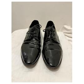 Burberry-Burberry Derby Sapato de cadarço em couro envernizado preto-Preto
