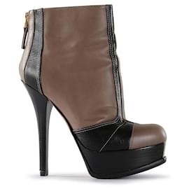 Fendi-Fendi Taupe & Black Leather Platform FF Ankle Boots-Multiple colors