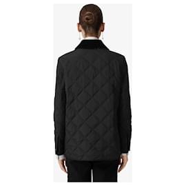 Burberry-Country jacket in black diamond quilted nylon-Black