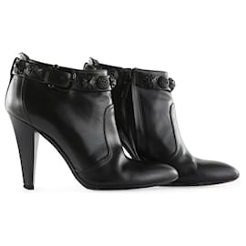 Burberry-Burberry Black Leather Almond Toe Boots With Studded Ankle Belt-Black
