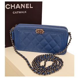 Zip foderata Chanel Boy WOC Blu