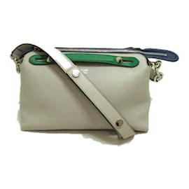 Fendi-Sac à bandoulière en cuir 8BL124-3PU-Blanc