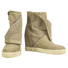 Casadei Off white Perforated Suede  Chain Wedge Platform Booties Shoes Boot 37 White