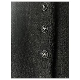 Chanel-jaqueta preta pequena-Preto