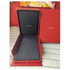 Cartier-Große gefütterte XL-Halskettenanhänger-Schachtel mit Papiertüte-Rot