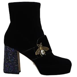 Gucci-Gucci Soko Glitter-Heel Bee Boots in Black Velvet-Black
