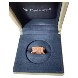 Van Cleef & Arpels-Perlée signature Van Cleef Arpels ring-Golden