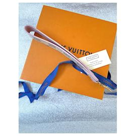 Louis Vuitton-Taschenanhänger-Beige