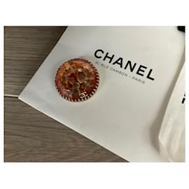 Chanel-Alfileres y broches-Coral