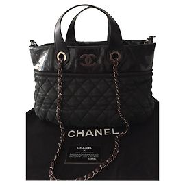 Chanel Black Iridescent Leather Handbag with Burgundy Handles Black