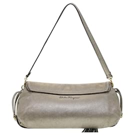 Salvatore Ferragamo-Salvatore Ferragamo Shoulder Bag Leather Silver Auth 37846-Silvery