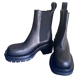 Bottega Veneta-Lug boots-Black