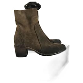 Strategia-SMALL WIDE HEEL ANKLE BOOTS IN NUBUK-Bronze