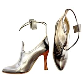 Botins Marc Jacobs em pele prateada e perspex Prata Metálico