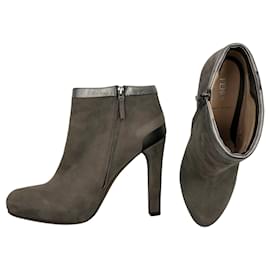 Fendi-Bottines Fendi gris foncé avec garniture en cuir et métal étain-Gris