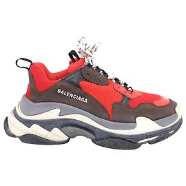 Balenciaga Triple S Sneakers aus rot-schwarzem Polyurethan Rot