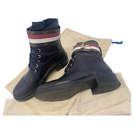 Louis Vuitton-Louis Vuitton Ranger Flat Ankle Boots-Black
