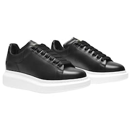 Alexander Mcqueen-Oversized Sneakers - Alexander Mcqueen - Leather - Black-Black