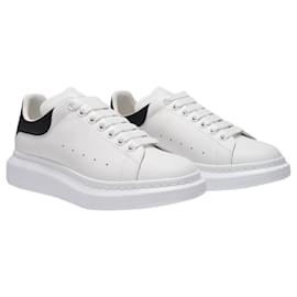 Alexander Mcqueen-Oversized  Sneakers - Alexander Mcqueen - White/Black - Leather-White