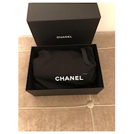 Chanel-TIMELESS-Negro