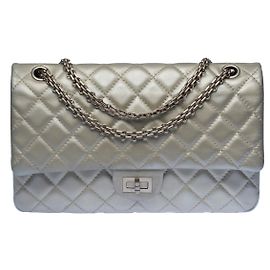 Bolsa de Chanel 2.55 en Cuero Plata - 100179 Plata