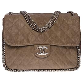 Chanel-Chanel Timeless shoulder bag/CLASSIC MAXI JUMBO CHAIN AROUND IN TAUPE QUILTED AGED LEATHER -100436-Taupe