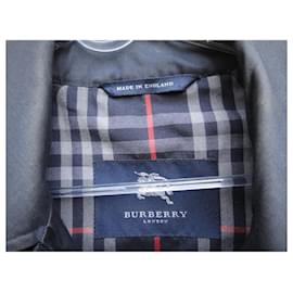 Burberry-Tamanho do modelo Markfield da capa de chuva Burberry 38-Azul marinho