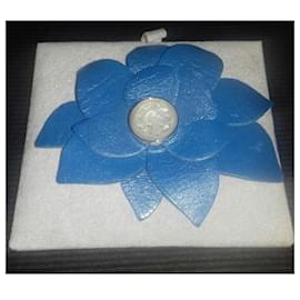 Lalique-Pins & brooches-Blue