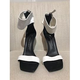 Giuseppe Zanotti-Sandália GIUSEPPE ZANOTTI T.eu 37.5 couro de vaca-Branco