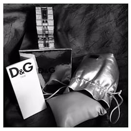 Dolce & Gabbana-so chic-Silvery