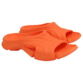 Balenciaga-Balenciaga Mold Slide Sandalen aus orangefarbenem Gummi-Orange