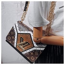 Louis Vuitton-Twist Chain MM Monogram Canvas & Leather Brogue Reverse Bag-Multiple colors