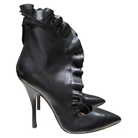 Alaïa-Alaia ruffle ankle boots-Black