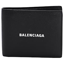 Balenciaga-Balenciaga Logo Bifold Wallet in Black Grained Leather -Black