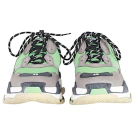 Balenciaga-Balenciaga Triple S Sneakers aus mehrfarbigem Polyester-Mehrfarben