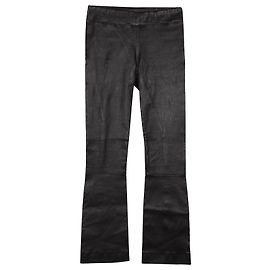 Calça flare The Row em couro de cordeiro preto Preto