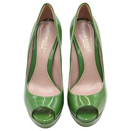Gucci-Décolleté Gucci Peep-Toe con tacco alto in vernice verde-Verde